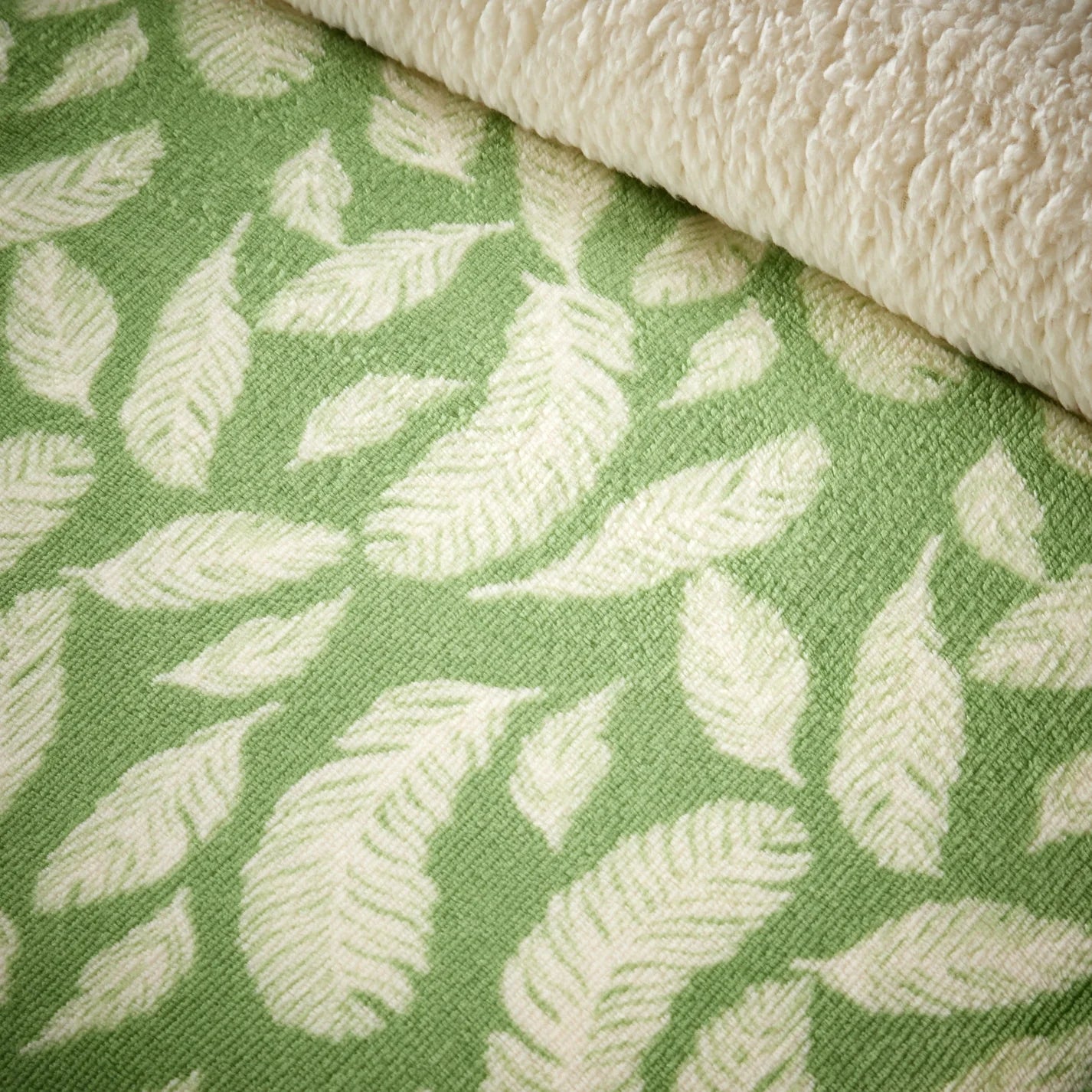 Floral Leaves Printed Teddy Duvet Set With Reversible Sherpa Fleece Fur