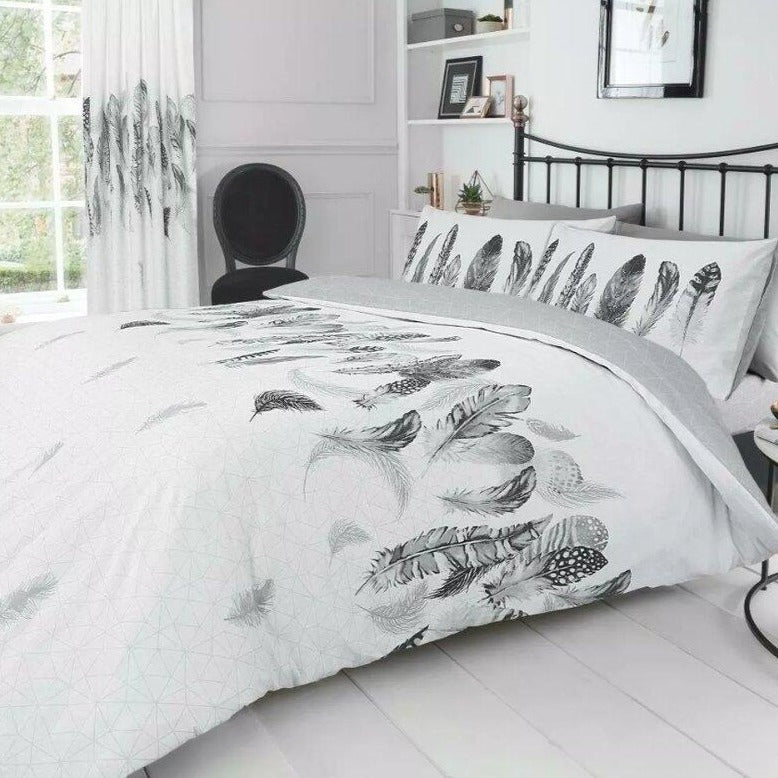 Feathers White / Grey Reversible Duvet Set GC