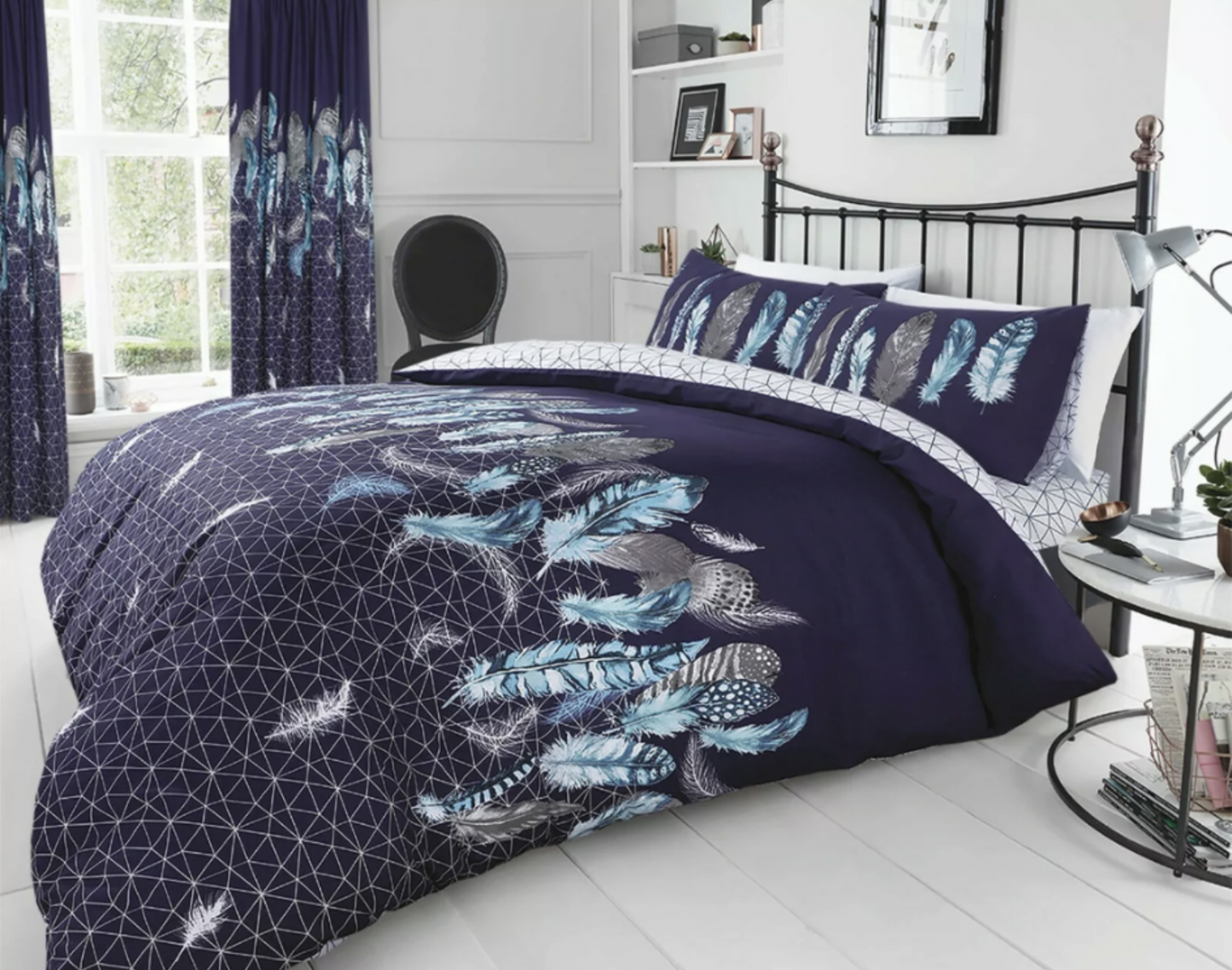 Feathers Navy / Teal Reversible Duvet Set GC