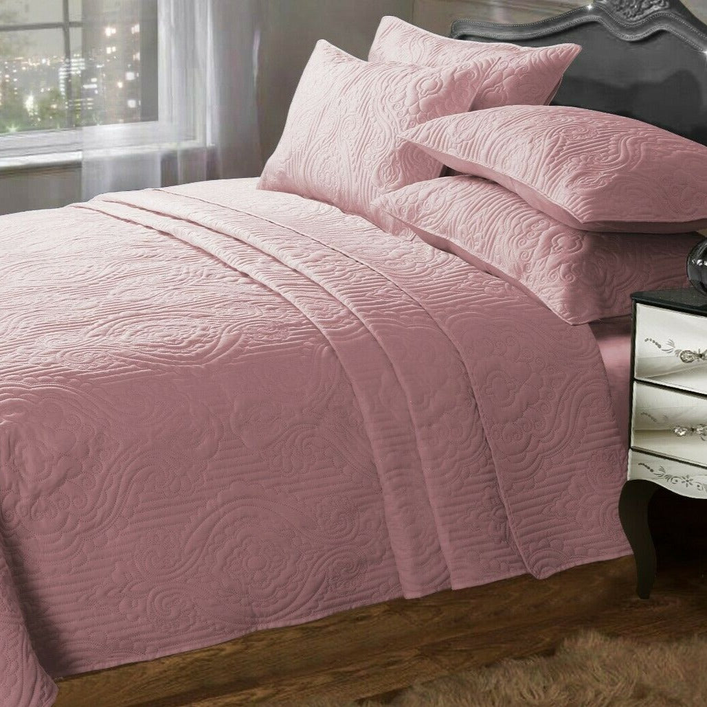 Designer Sorrento Quilted Bedspread & Pillow Sham Pair Blush Pink