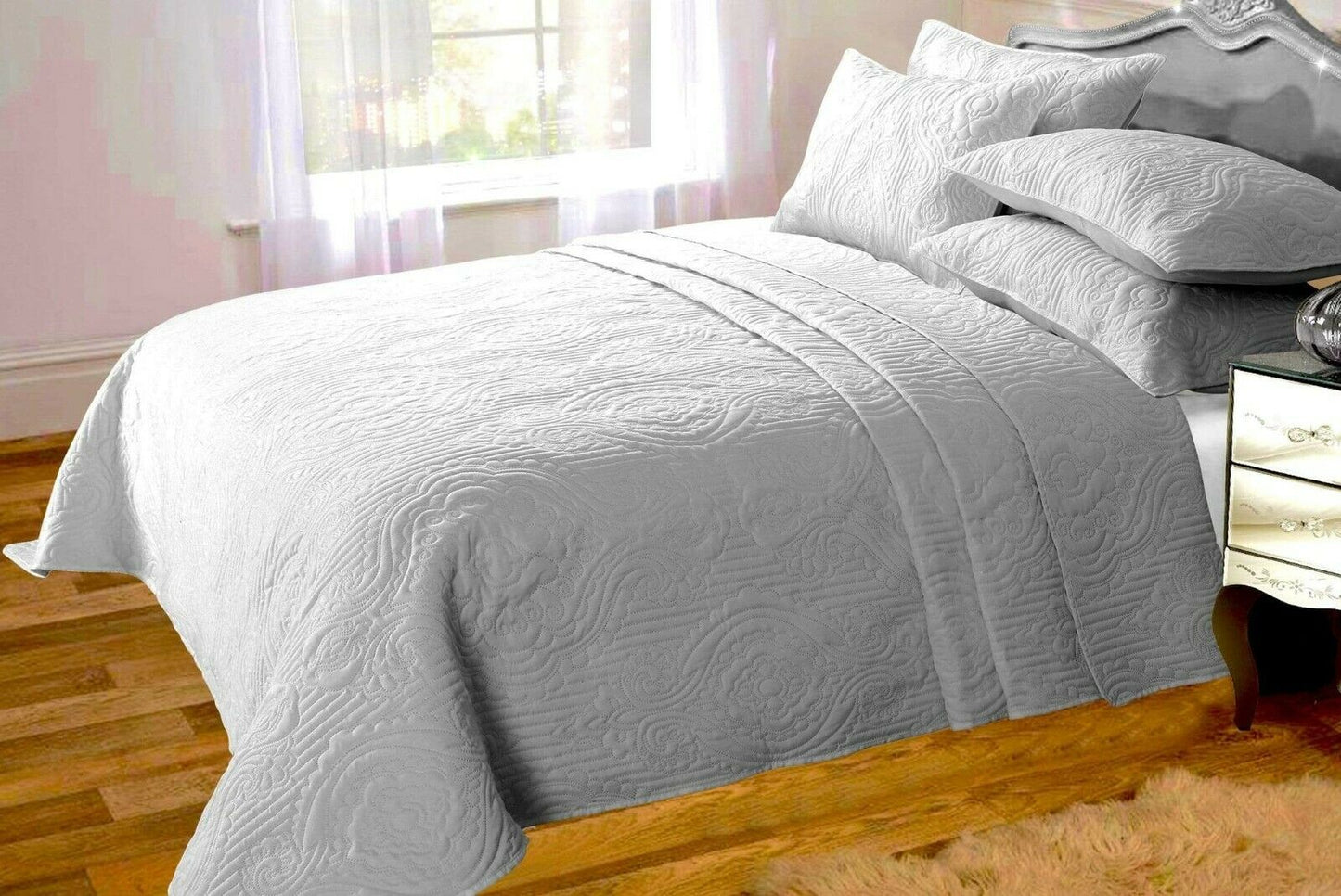 Designer Sorrento Quilted Bedspread & Pillow Sham Pair Grey