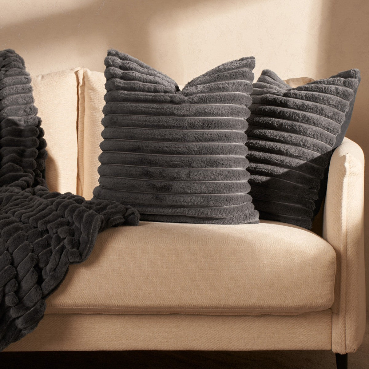 Faux Fur Thick Ribbed 18" Cushion Cover