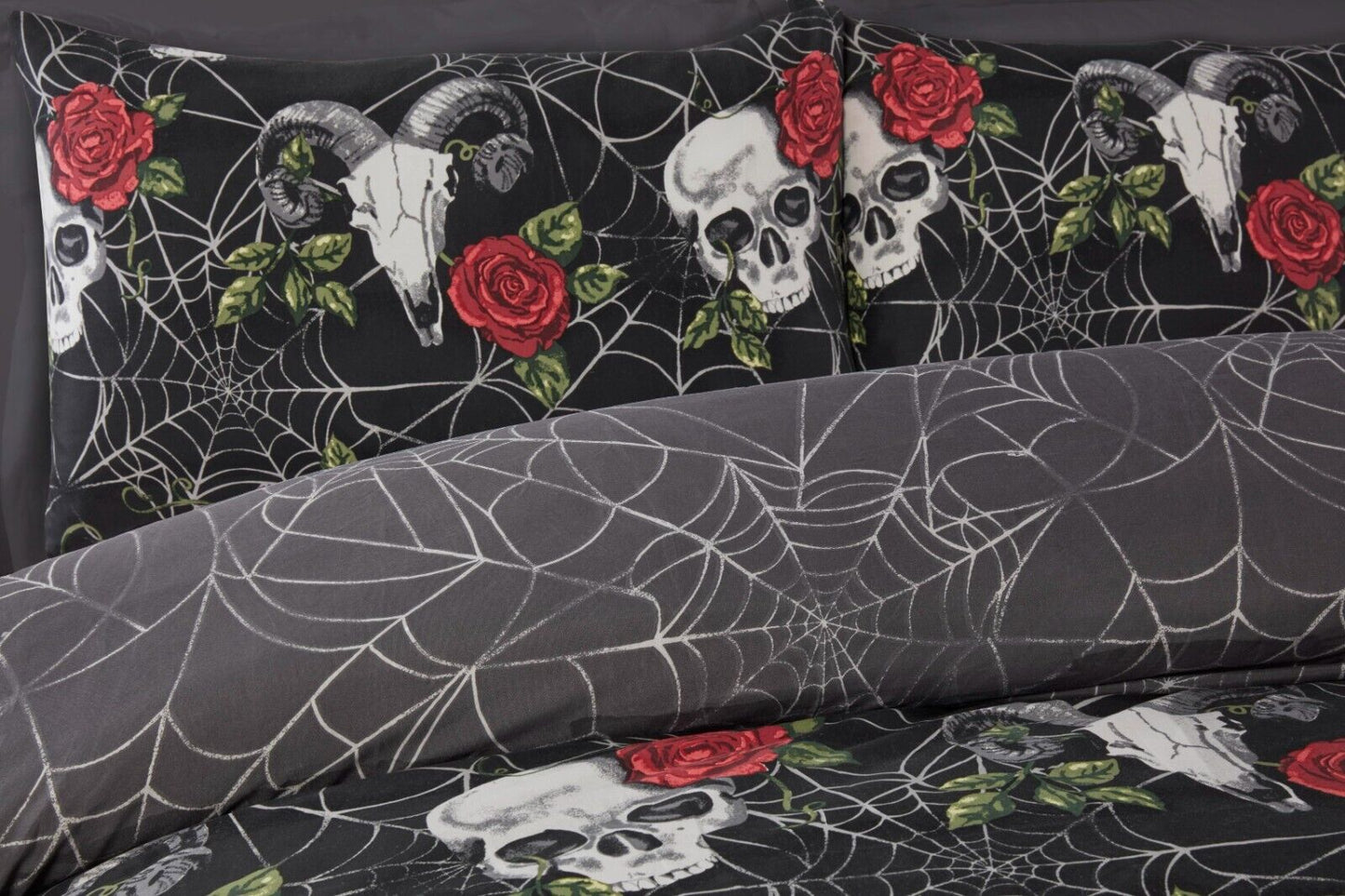 Skull & Roses Gothic Reversible Duvet Set