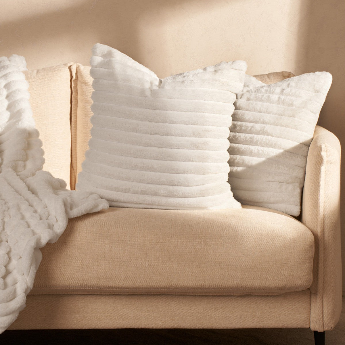 Faux Fur Thick Ribbed 18" Cushion Cover