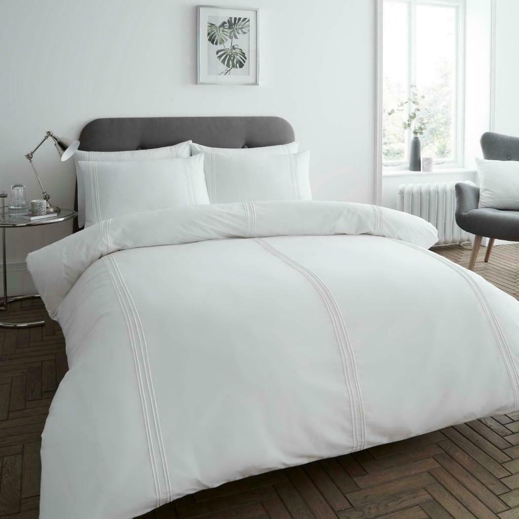 Luxury Signature Stripe Duvet Cover & Pillowcase Set White